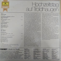 แผ่นเสียง Edvard Grieg / Jean Sibelius - Hochzeitstag Auf Troldhagen / Peer Gynt-Suite Nr. 1 / Der Schwan Von Tuonela / Finlandia U. A. Vinyl VG+