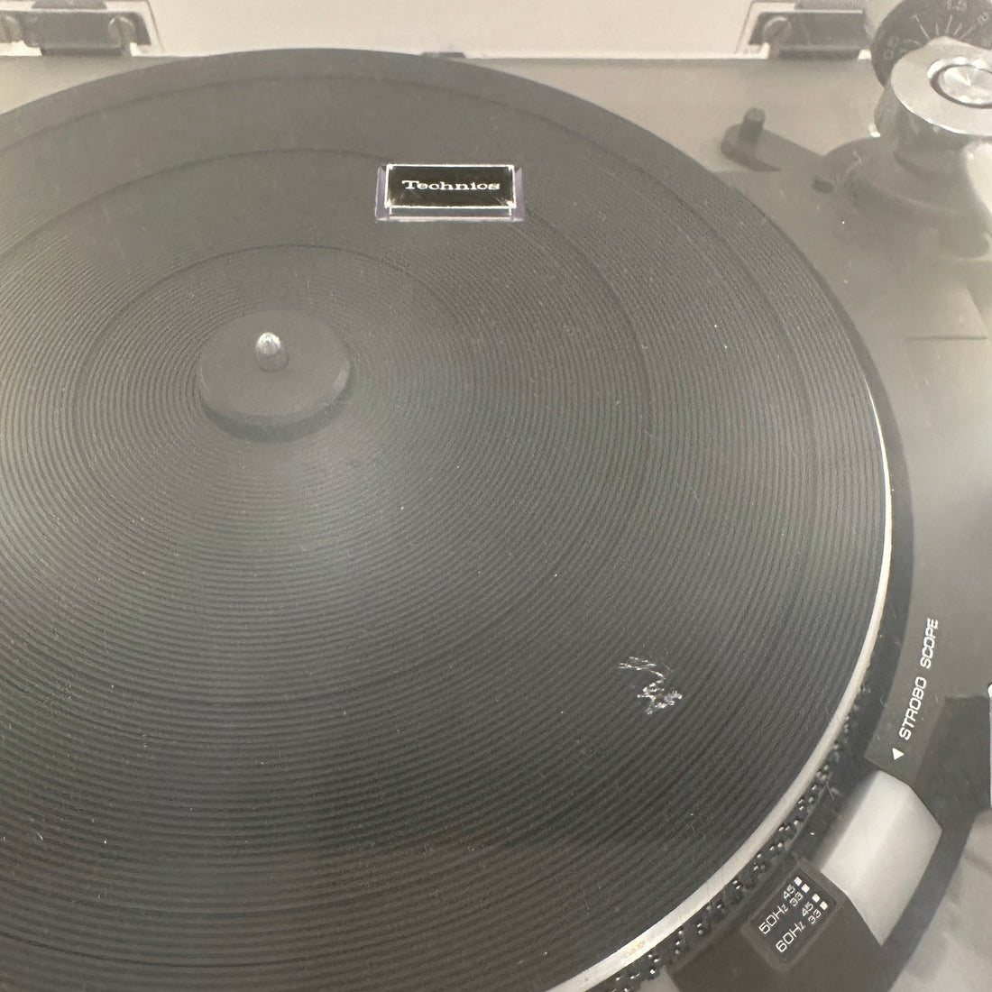 เครื่องเล่นแผ่นเสียง Technics SL-26 Semi-auto Belt Drive Turntable (220V)