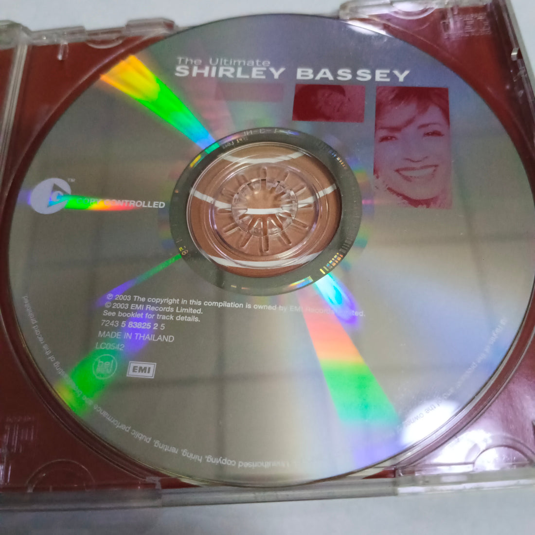 ซีดี Shirley Bassey - The Ultimate Shirley Bassey (CD) (VG)