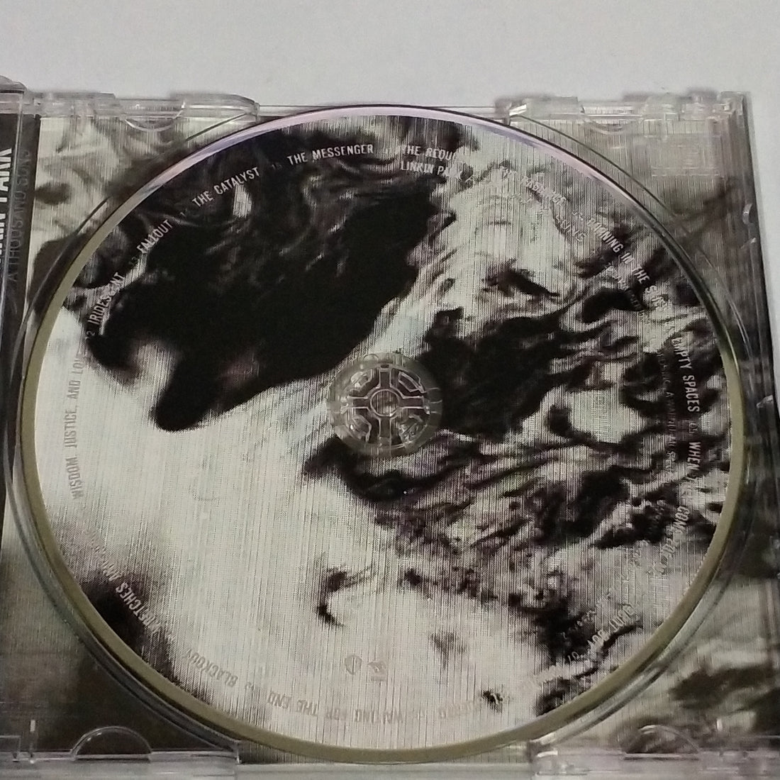 ซีดี Linkin Park - A Thousand Suns (CD) (VG+)