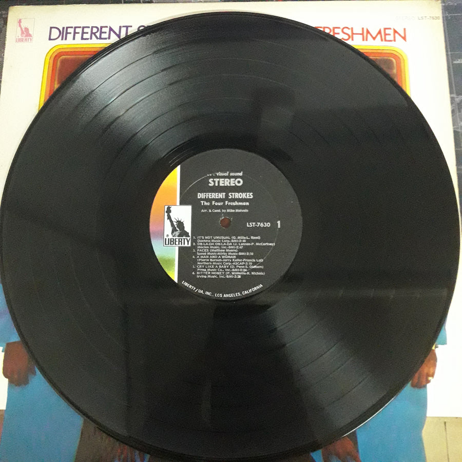 แผ่นเสียง The Four Freshmen - Different Strokes (Vinyl) (VG+)