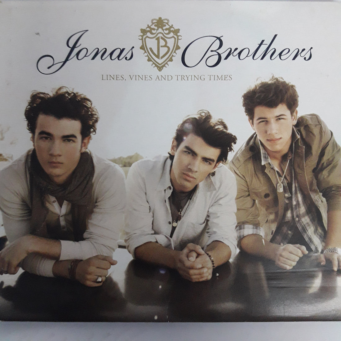 ซีดี Jonas Brothers - Lines Vines And Trying Times CD VG