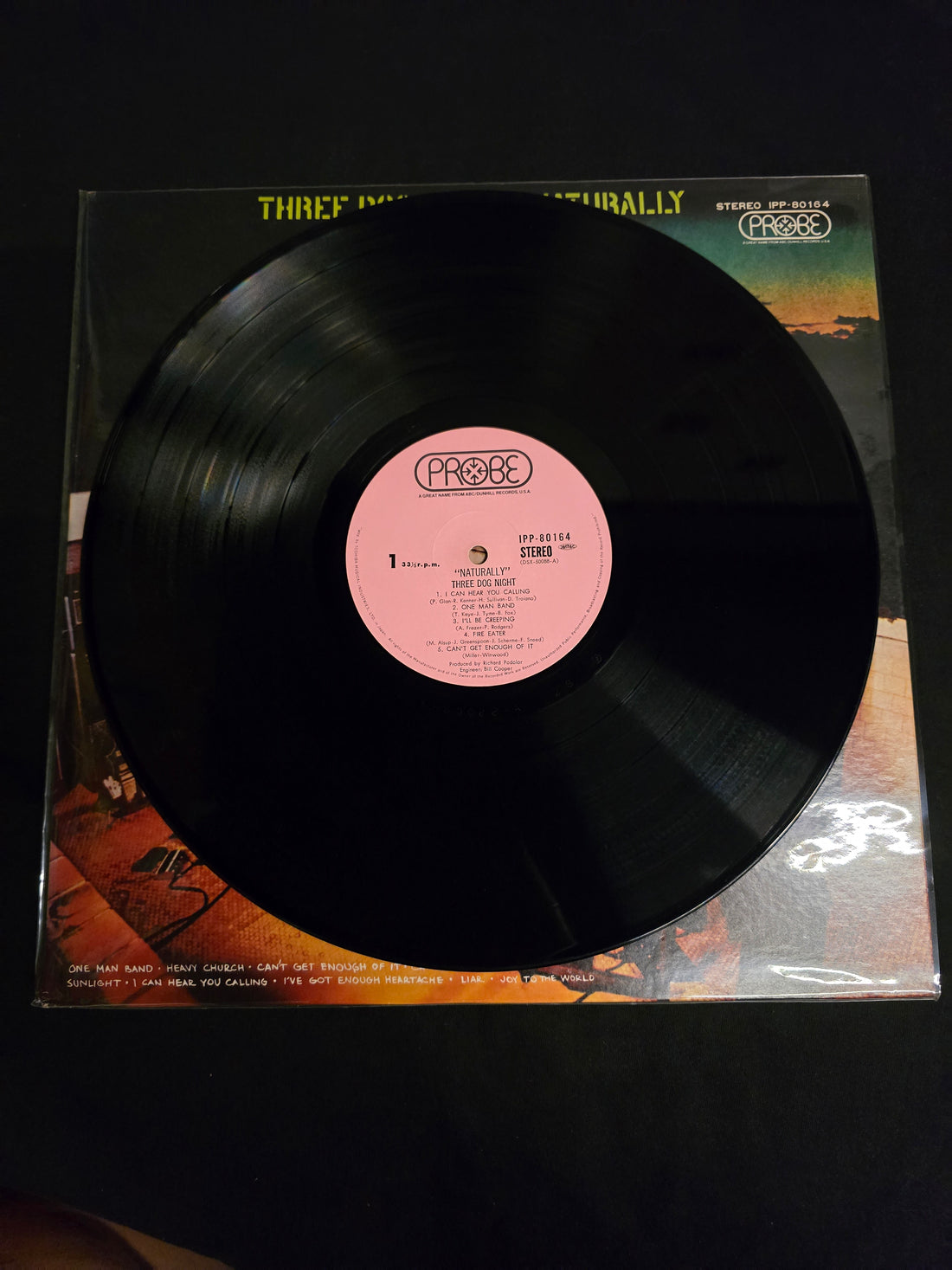 แผ่นเสียง Three Dog Night - Naturally Vinyl VG+