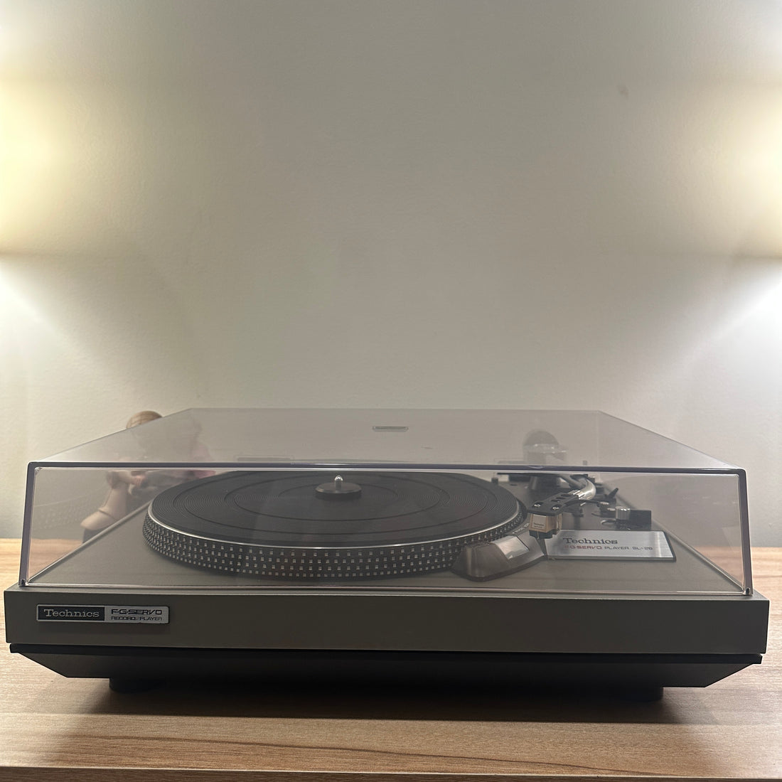 เครื่องเล่นแผ่นเสียง Technics SL-26 Semi-auto Belt Drive Turntable (220V)