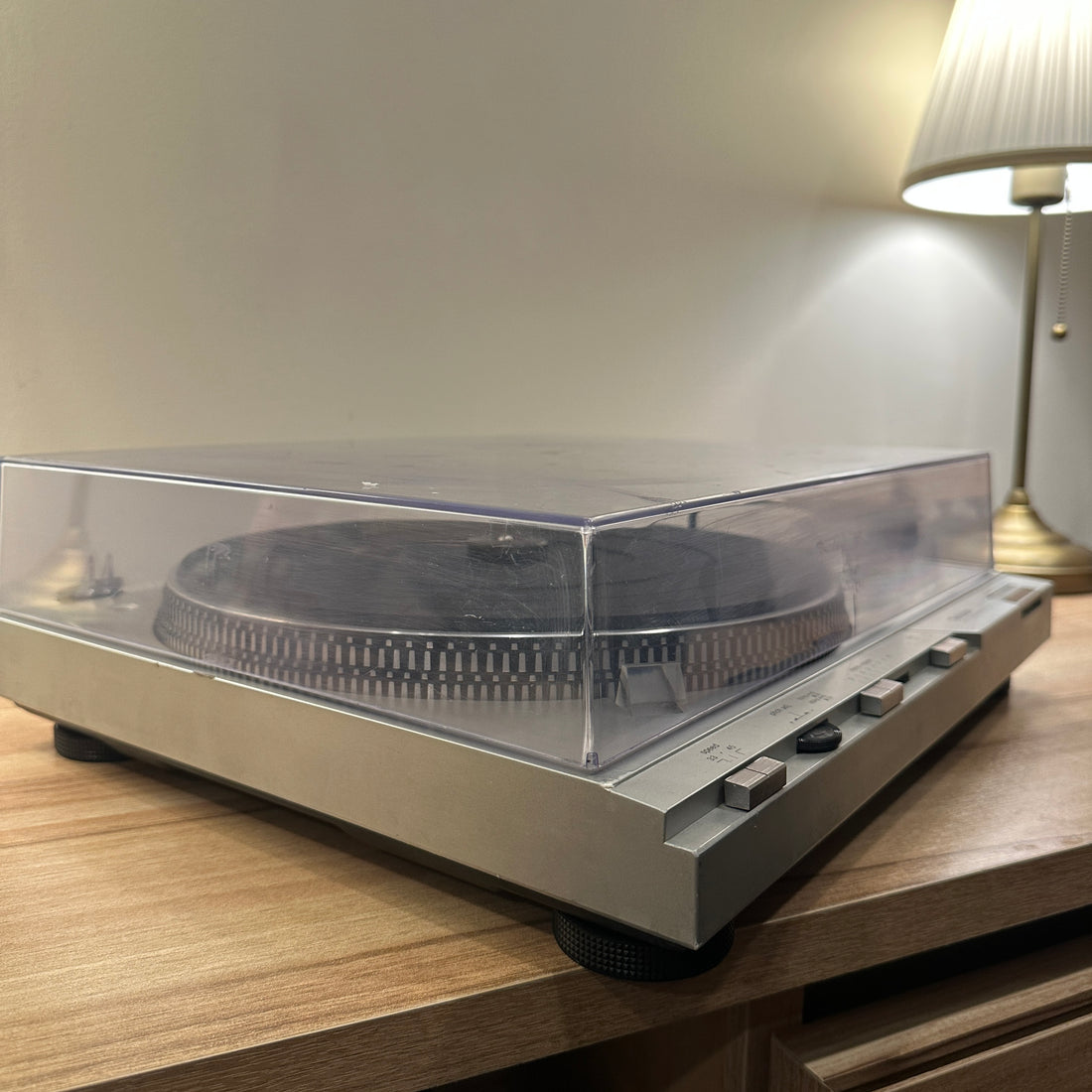 เครื่องเล่นแผ่นเสียง Technics SL-D3 Fully Automatic Direct Drive Turntable (220V)