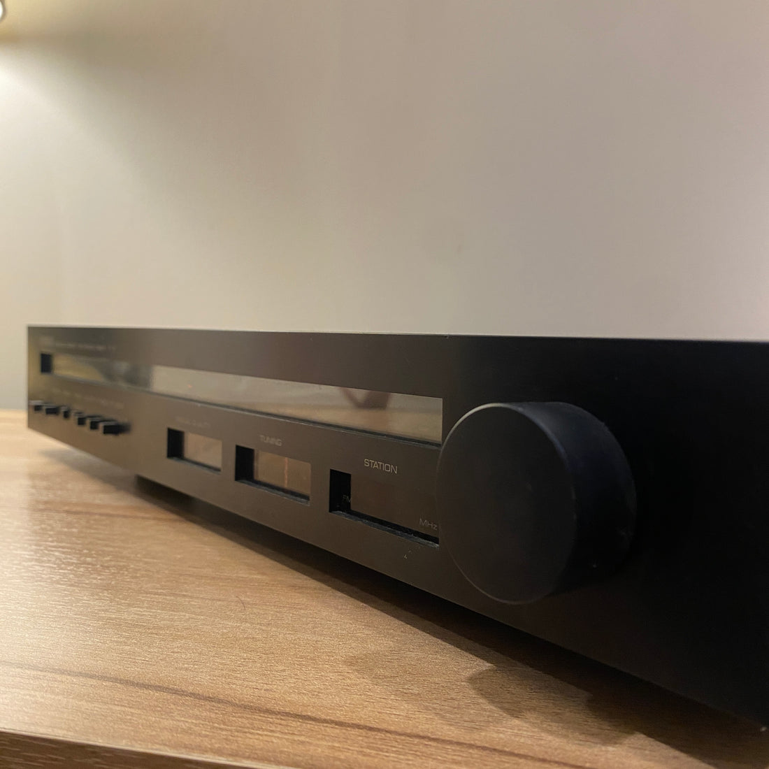 Yamaha T-2 FM Stereo Tuner (220V)