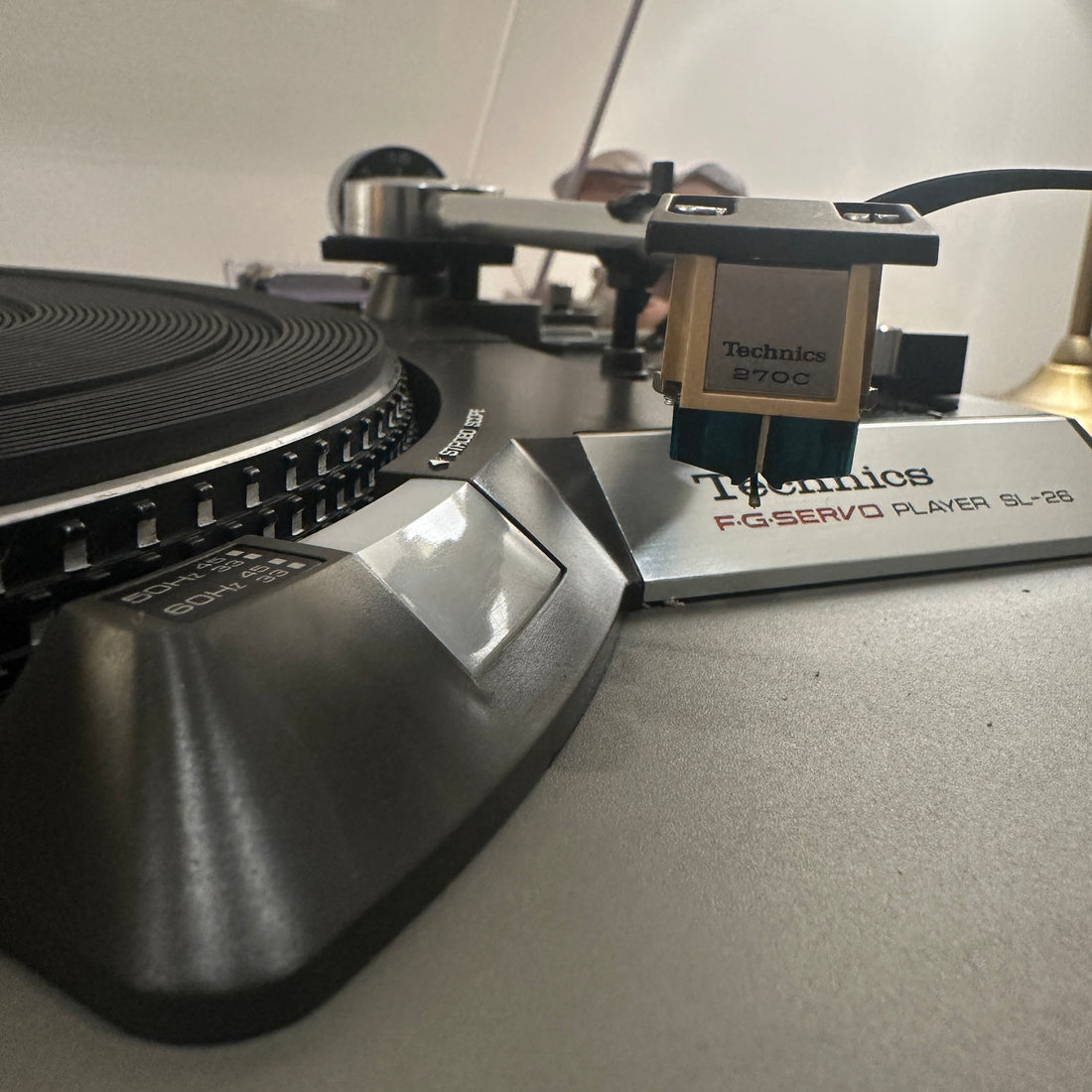 เครื่องเล่นแผ่นเสียง Technics SL-26 Semi-auto Belt Drive Turntable (220V)