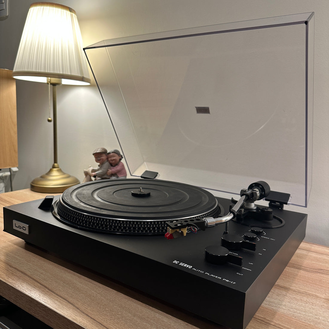 เครื่องเล่นแผ่นเสียง Lo-D (Hitachi) PS-17 Semi-auto Belt Drive Turntable (220V)