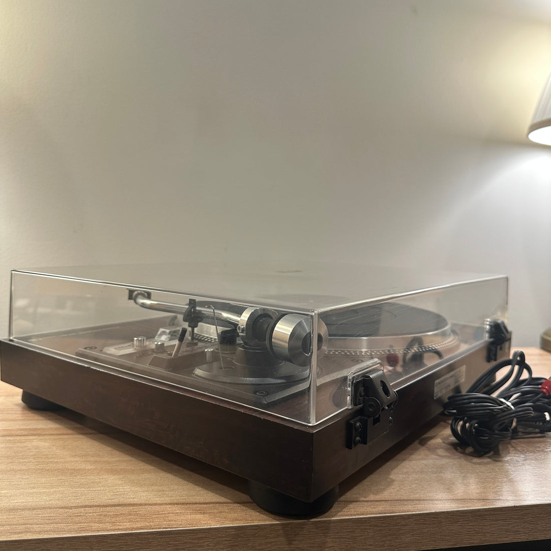เครื่องเล่นแผ่นเสียง Pioneer PL-1050W Semi Auto Belt Drive Turntable (100V)