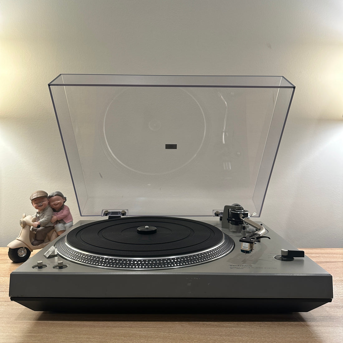 เครื่องเล่นแผ่นเสียง Technics SL-1500 Manual Direct Drive Turntable (220V)