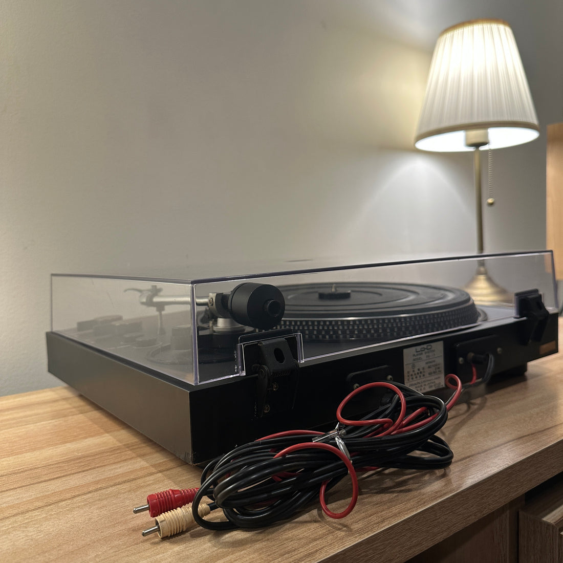 เครื่องเล่นแผ่นเสียง Lo-D (Hitachi) PS-17 Semi-auto Belt Drive Turntable (220V)