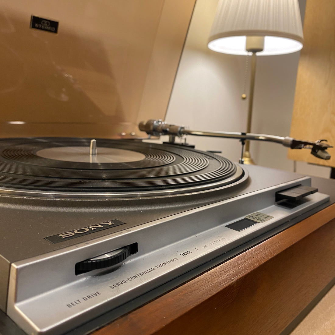 Sony PS-2400 Manual Belt Drive Turntable (220V)