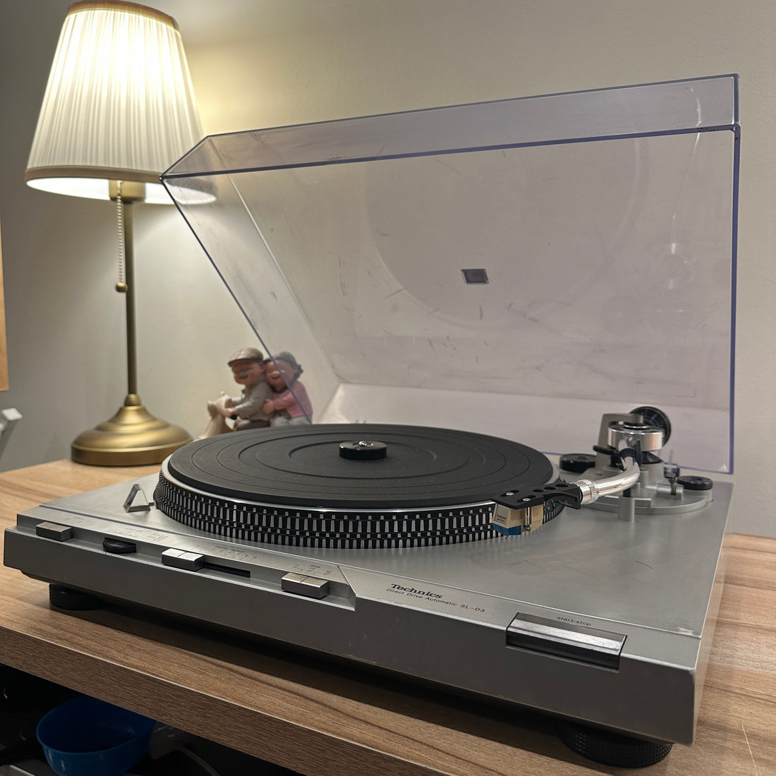 เครื่องเล่นแผ่นเสียง Technics SL-D3 Fully Automatic Direct Drive Turntable (220V)