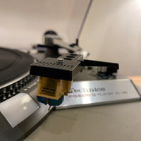 เครื่องเล่นแผ่นเสียง Technics SL-26 Semi-auto Belt Drive Turntable (220V)