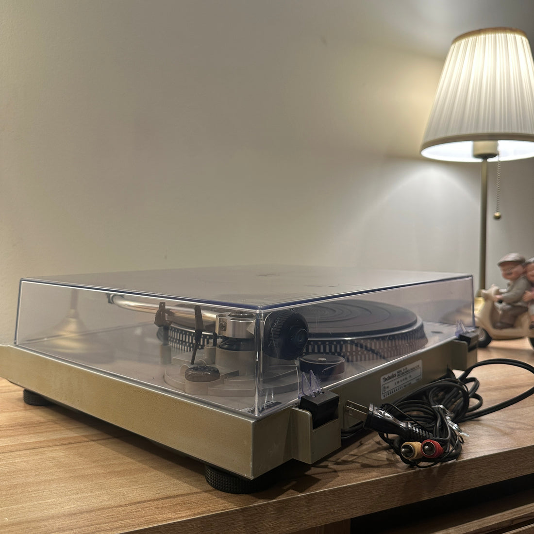 เครื่องเล่นแผ่นเสียง Technics SL-D3 Fully Automatic Direct Drive Turntable (220V)