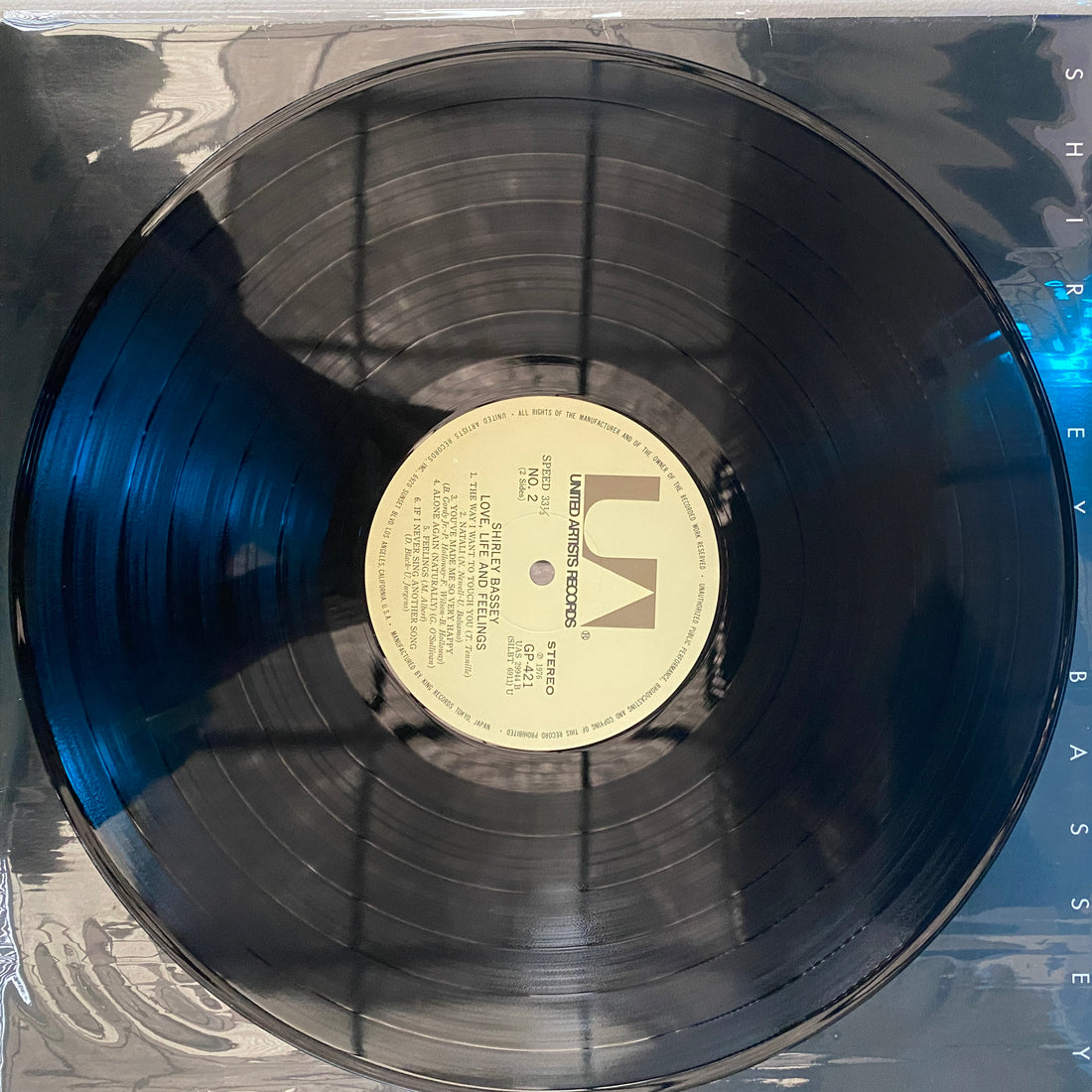 แผ่นเสียง Shirley Bassey - Love, Life And Feelings Vinyl VG+