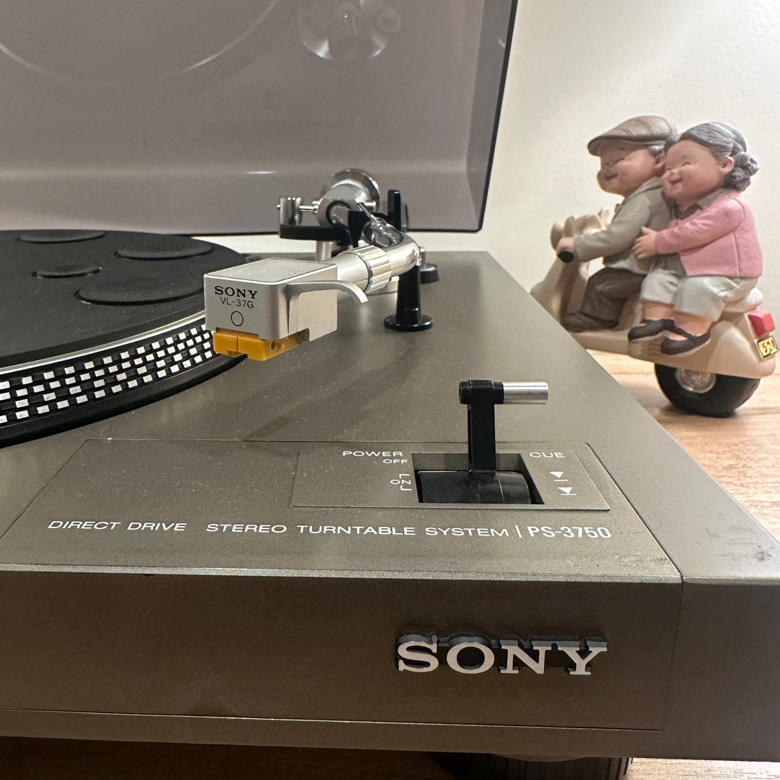 Sony PS-3750 Manual Direct Drive Turntable (220V)
