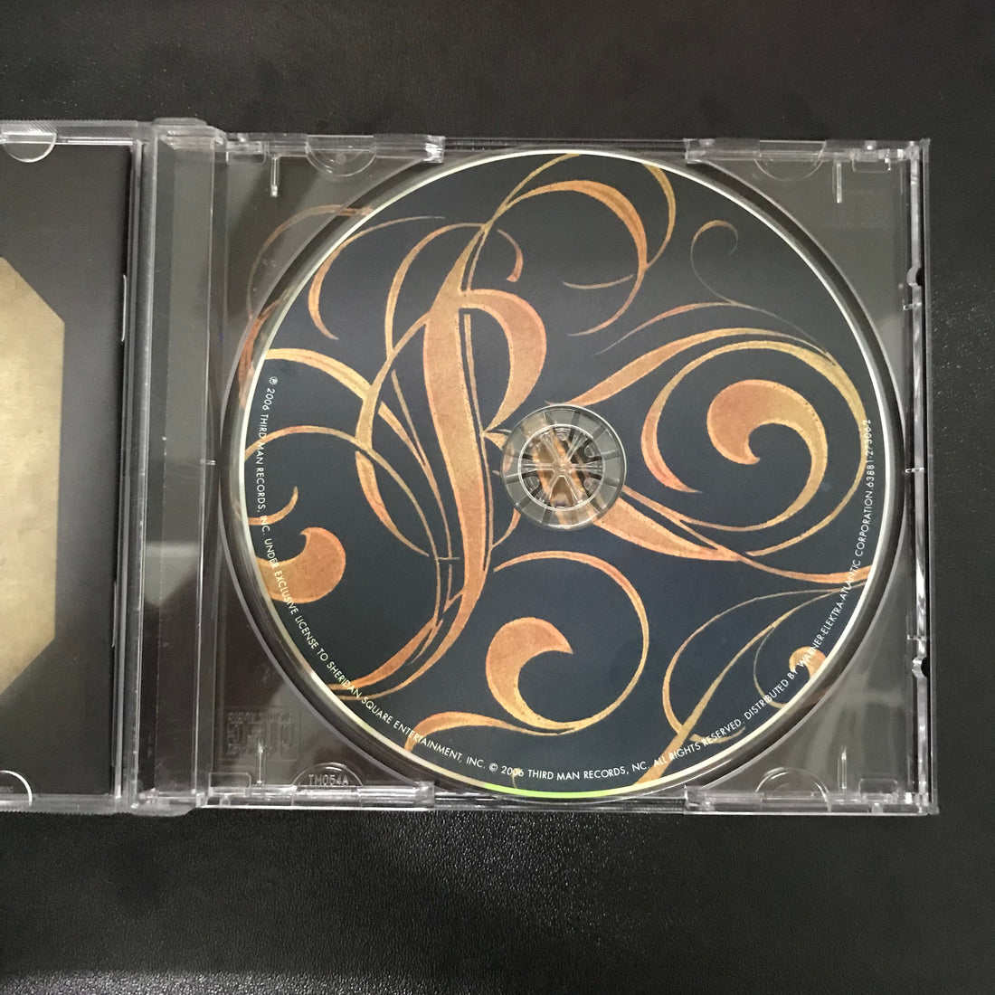 ซีดี The Raconteurs - Broken Boy Soldiers CD VG+