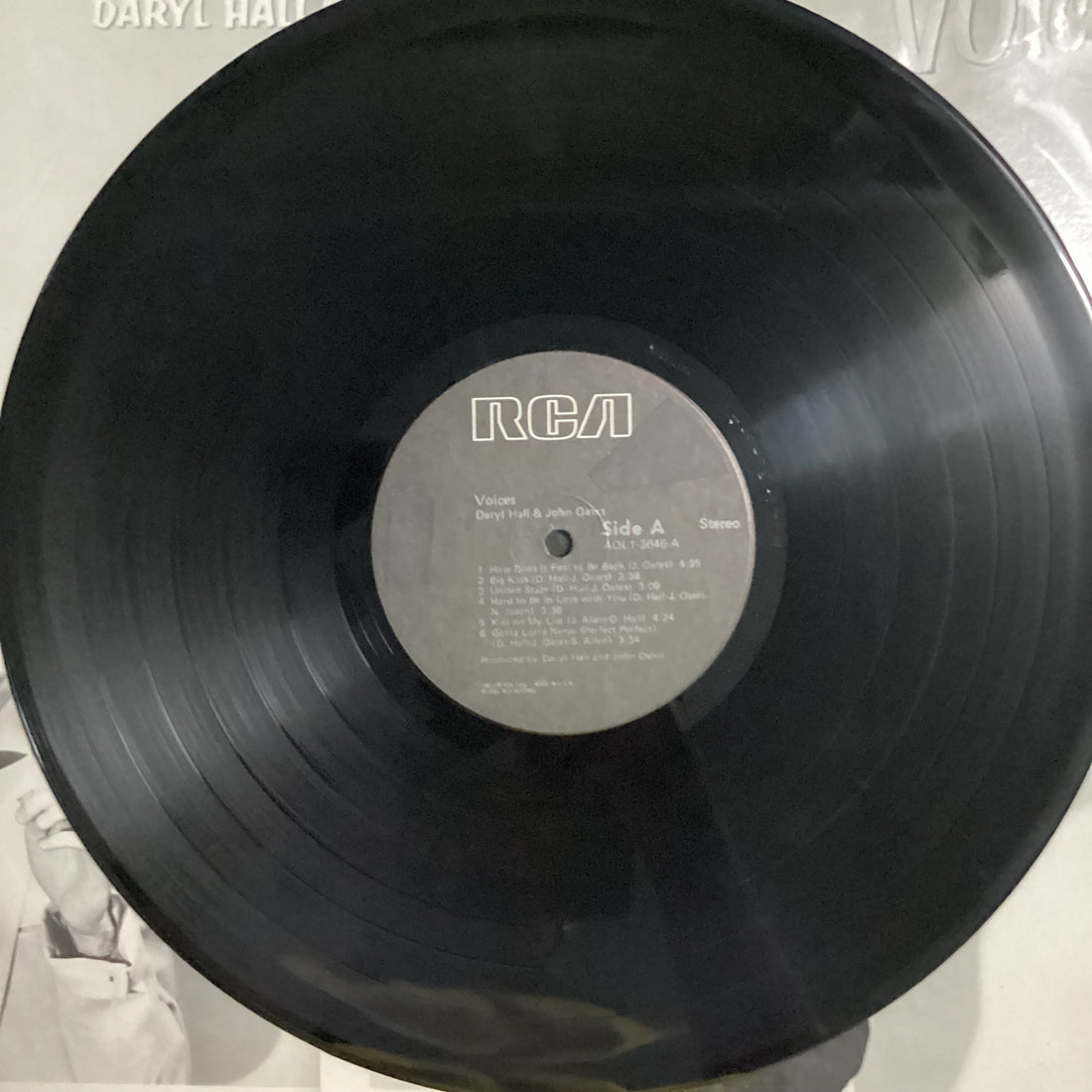 แผ่นเสียง Daryl Hall & John Oates - Voices Vinyl VG+