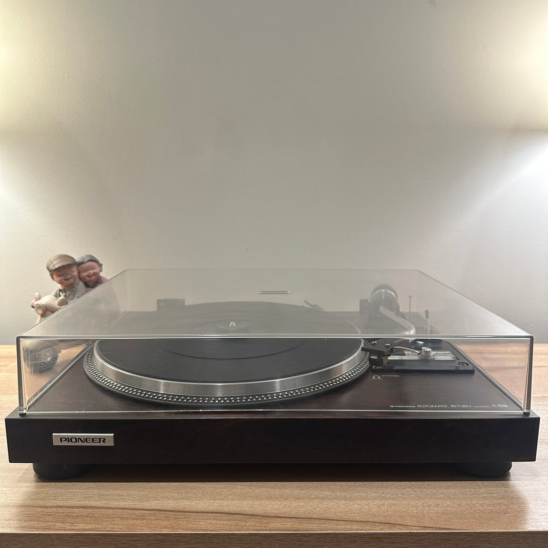 เครื่องเล่นแผ่นเสียง Pioneer PL-1050W Semi Auto Belt Drive Turntable (100V)