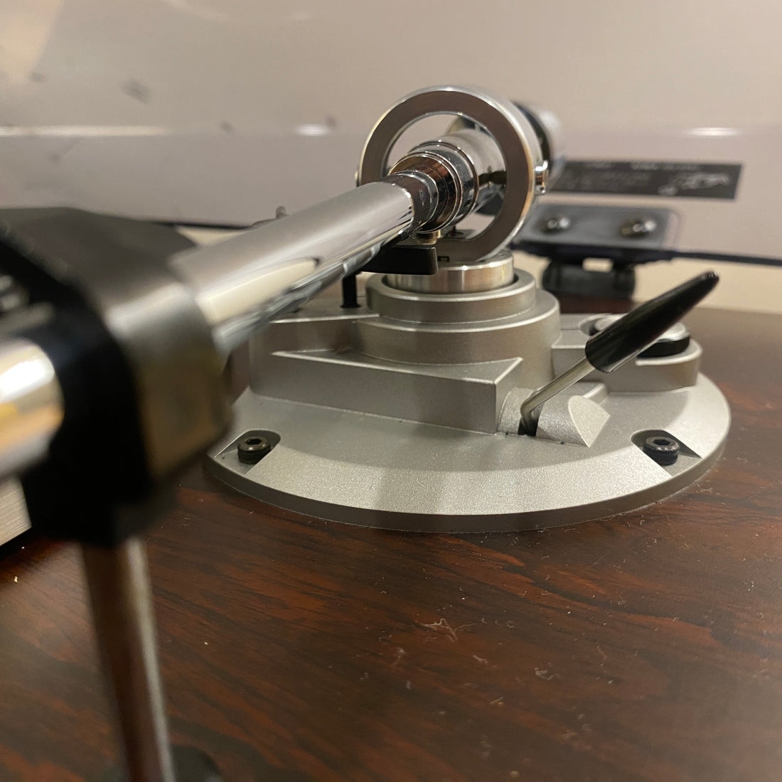 เครื่องเล่นแผ่นเสียง Aiwa AP-D11 Auto Return Belt Drive Turntable (220V)