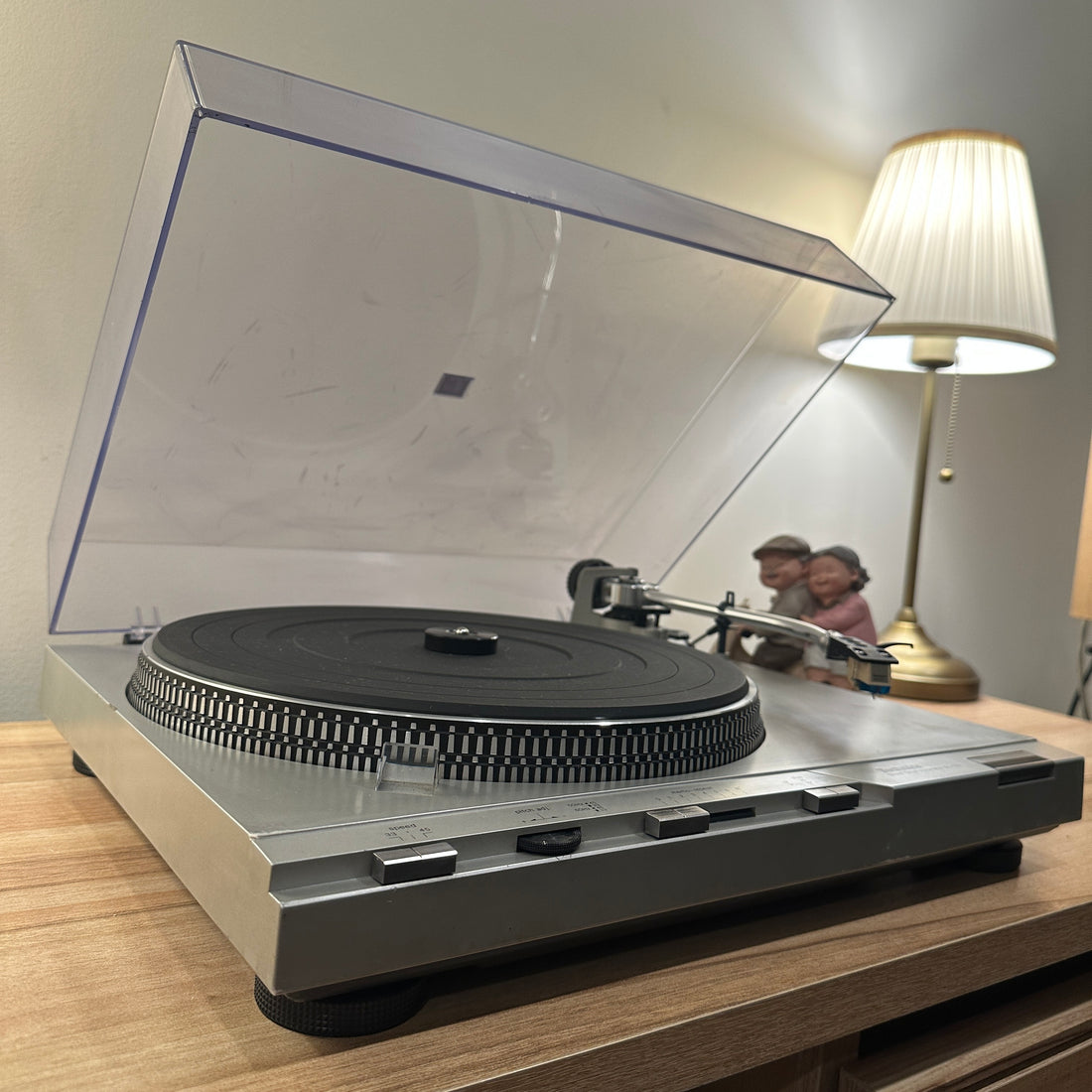 เครื่องเล่นแผ่นเสียง Technics SL-D3 Fully Automatic Direct Drive Turntable (220V)