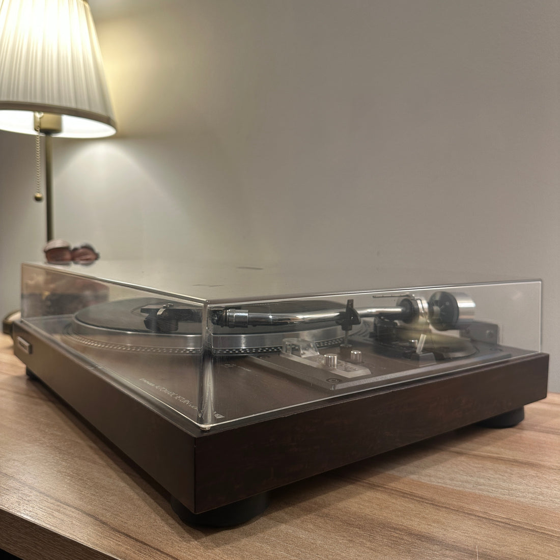 เครื่องเล่นแผ่นเสียง Pioneer PL-1050W Semi Auto Belt Drive Turntable (100V)