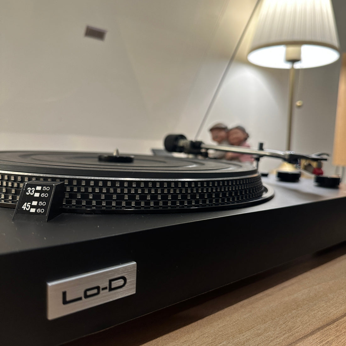 เครื่องเล่นแผ่นเสียง Lo-D (Hitachi) PS-17 Semi-auto Belt Drive Turntable (220V)