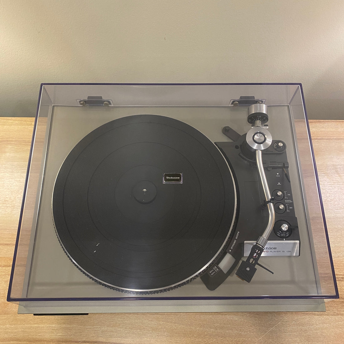 เครื่องเล่นแผ่นเสียง Technics SL-26 Semi-auto Belt Drive Turntable (220V)