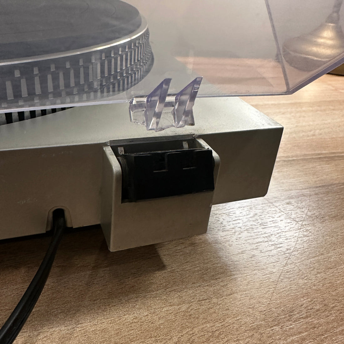 เครื่องเล่นแผ่นเสียง Technics SL-D3 Fully Automatic Direct Drive Turntable (220V)