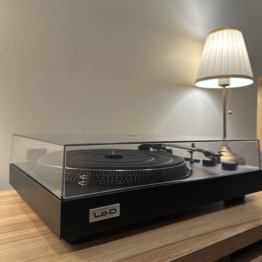 เครื่องเล่นแผ่นเสียง Lo-D (Hitachi) PS-17 Semi-auto Belt Drive Turntable (220V)