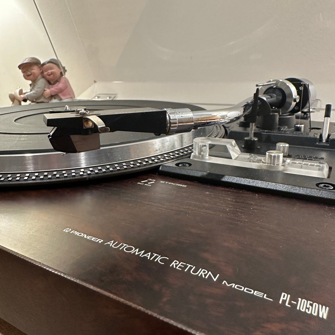 เครื่องเล่นแผ่นเสียง Pioneer PL-1050W Semi Auto Belt Drive Turntable (100V)