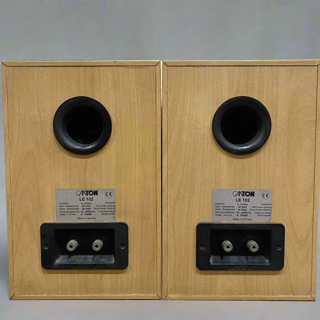 Canton LE 102 Bookshelf Speakers + Stands