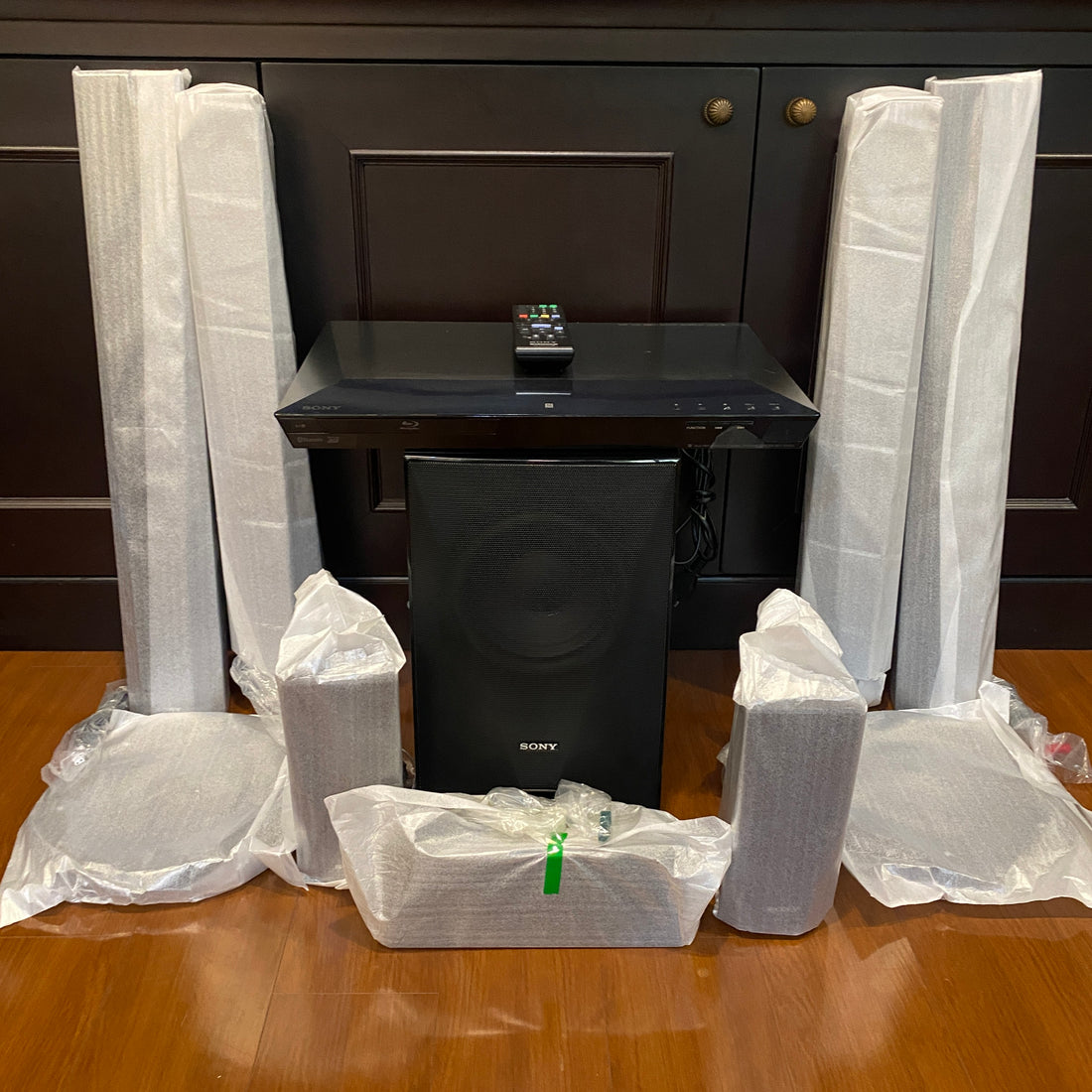 Sony BDV-E4100 Blu-ray Home Theater System With Bluetooth (220V)