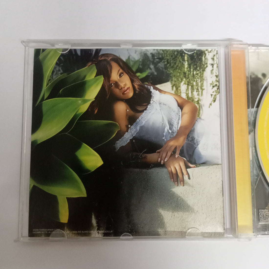 ซีดี Rihanna - A Girl Like Me (CD) (VG)