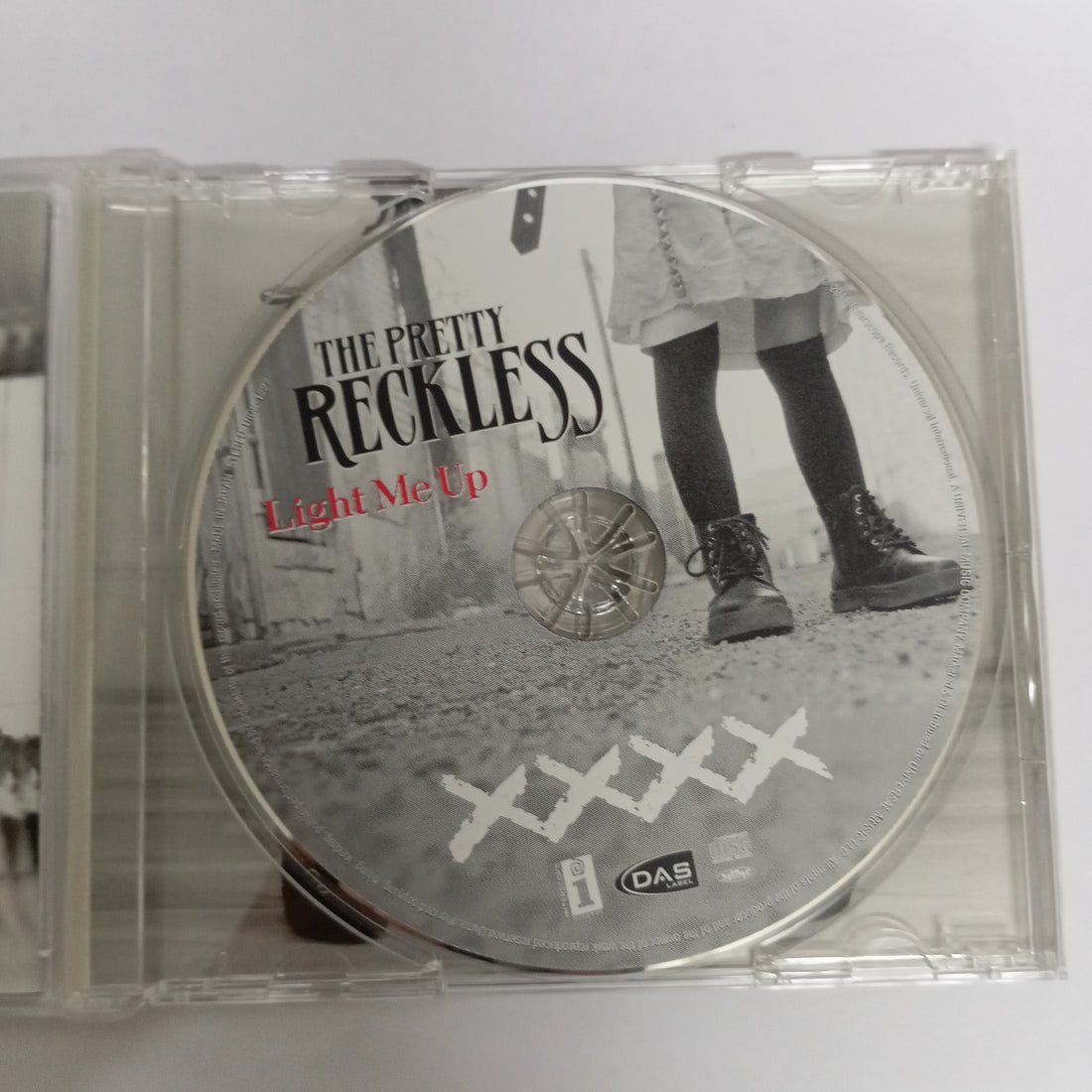 ซีดี The Pretty Reckless - Light Me Up (CD) (VG+)