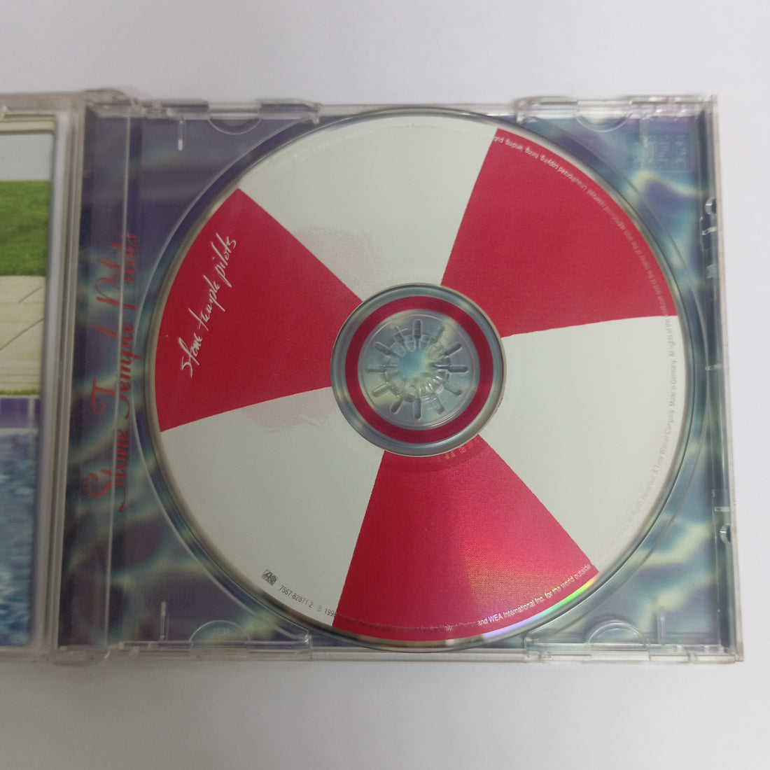 ซีดี Stone Temple Pilots - Tiny Music...Songs From The Vatican Gift Shop (CD) (VG+)