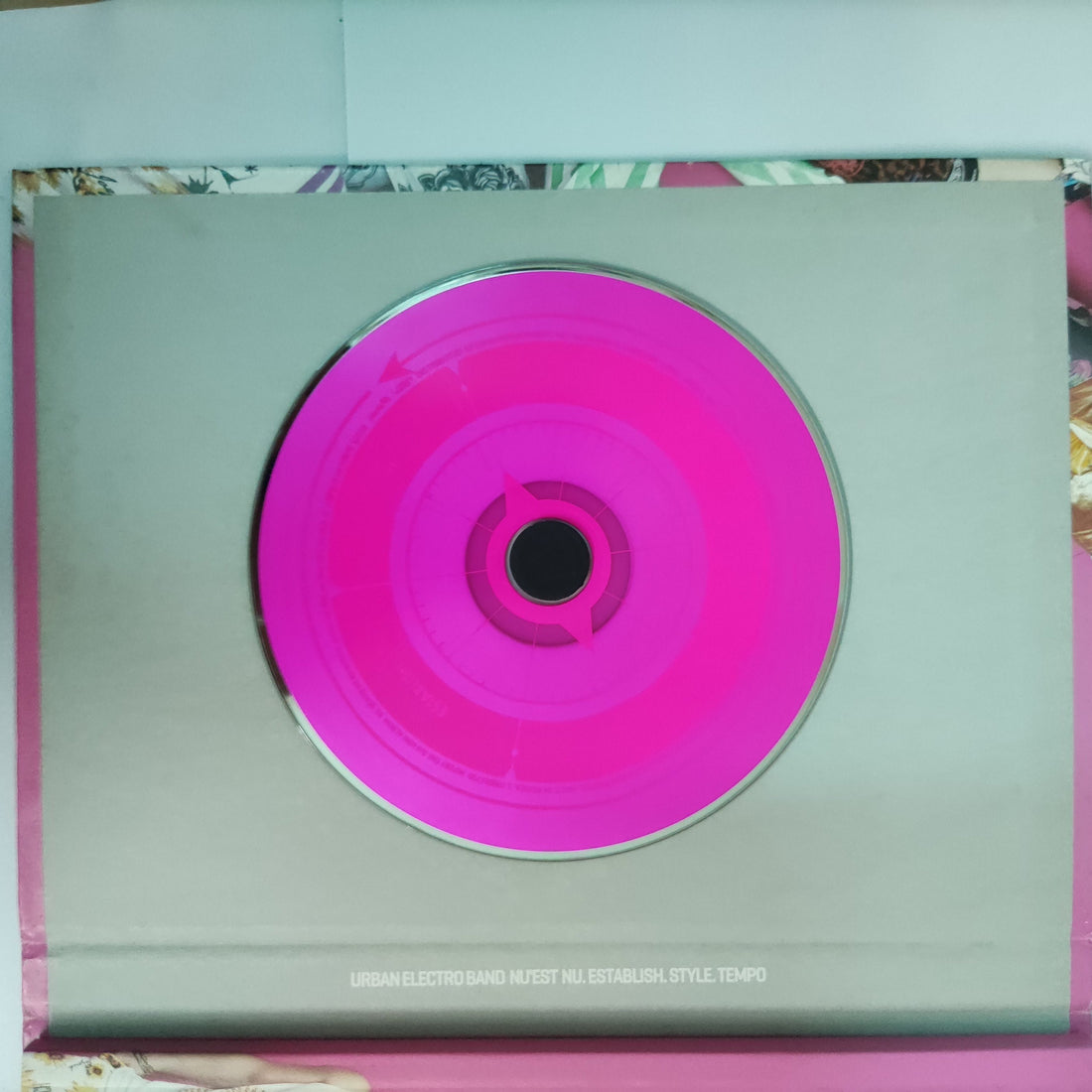 ซีดี Nu'est - 잠꼬대 (CD) (VG+)