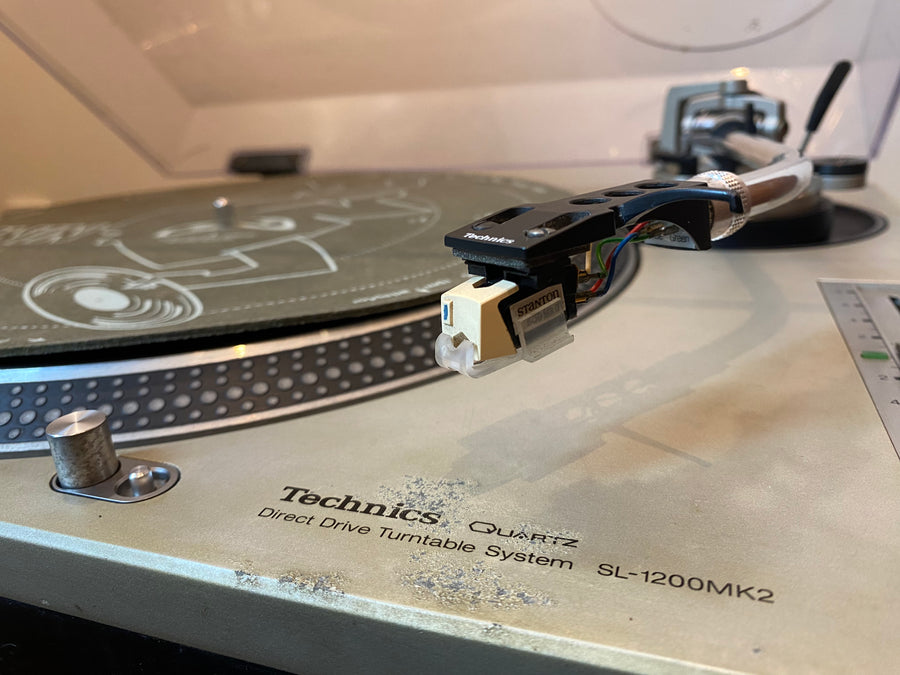 Technics SL-1200 MK2 Direct Drive Manual Turntable 110-220V