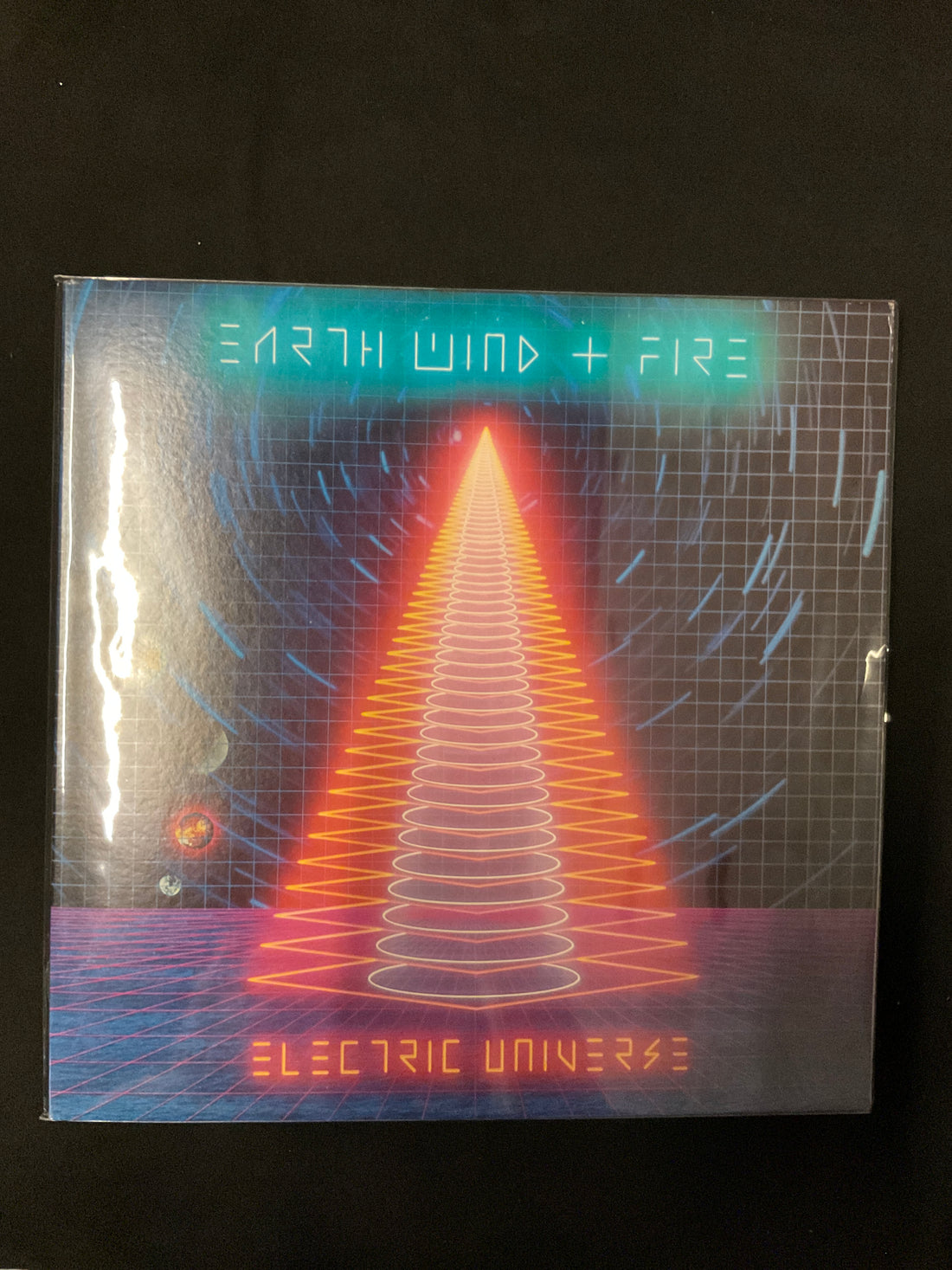 แผ่นเสียง Earth, Wind & Fire - Electric Universe Vinyl VG+