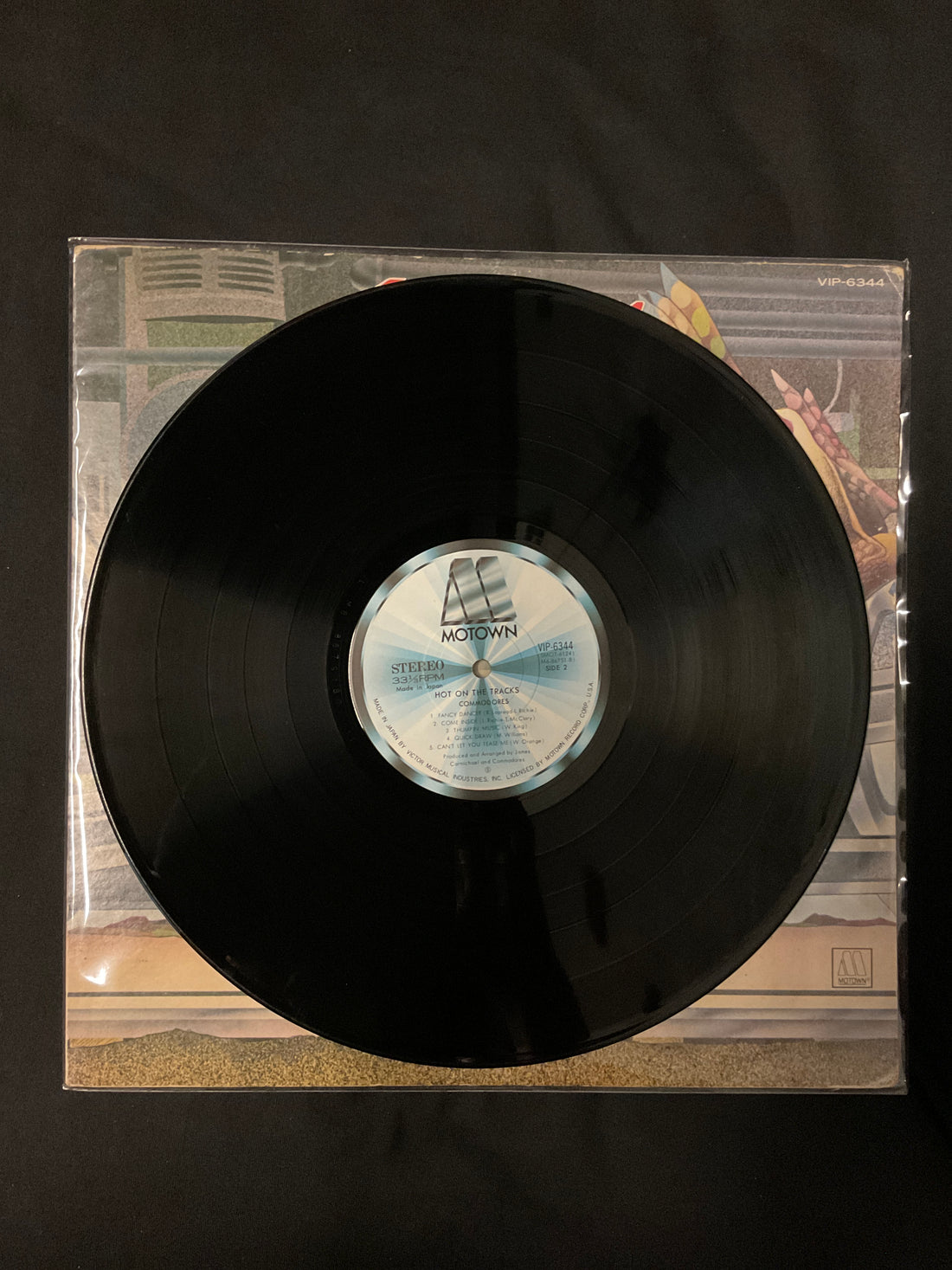 แผ่นเสียง Commodores - Hot On The Tracks Vinyl VG+