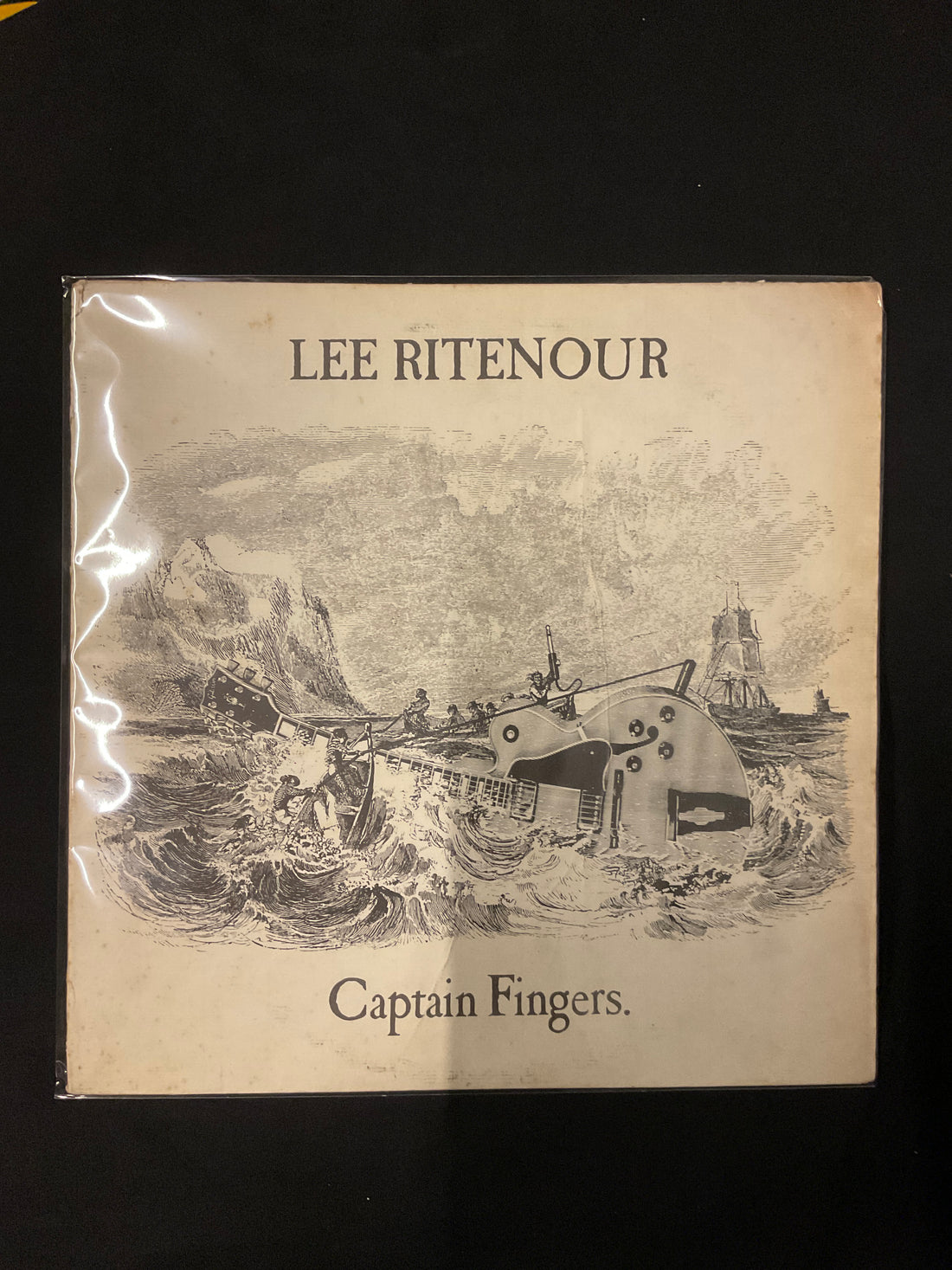 แผ่นเสียง Lee Ritenour - Captain Fingers Vinyl VG