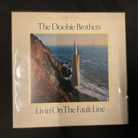 แผ่นเสียง The Doobie Brothers - Livin' On The Fault Line Vinyl VG+
