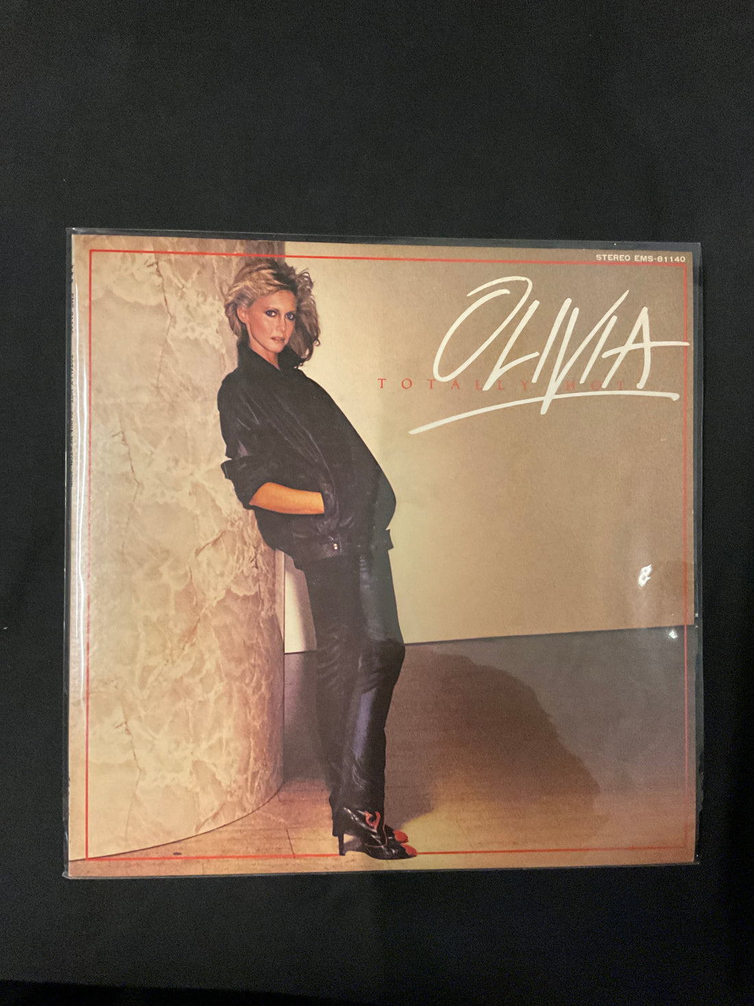 แผ่นเสียง Olivia Newton-John = Olivia Newton-John - Totally Hot = さよならは一度だけ Vinyl VG+