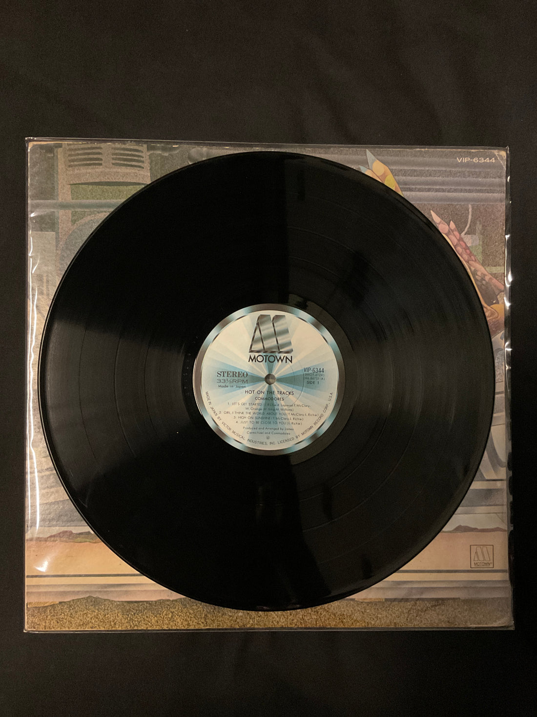 แผ่นเสียง Commodores - Hot On The Tracks Vinyl VG+