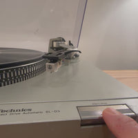 เครื่องเล่นแผ่นเสียง Technics SL-D3 Fully Automatic Direct Drive Turntable (220V)