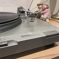เครื่องเล่นแผ่นเสียง Technics SL-D3 Fully Automatic Direct Drive Turntable (220V)