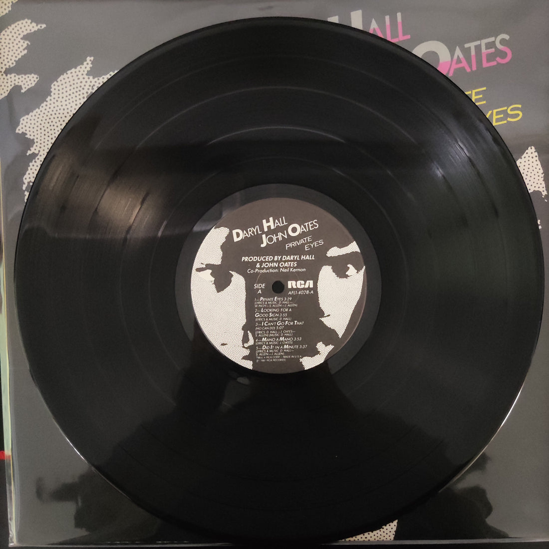 แผ่นเสียง Daryl Hall & John Oates - Private Eyes Vinyl VG+
